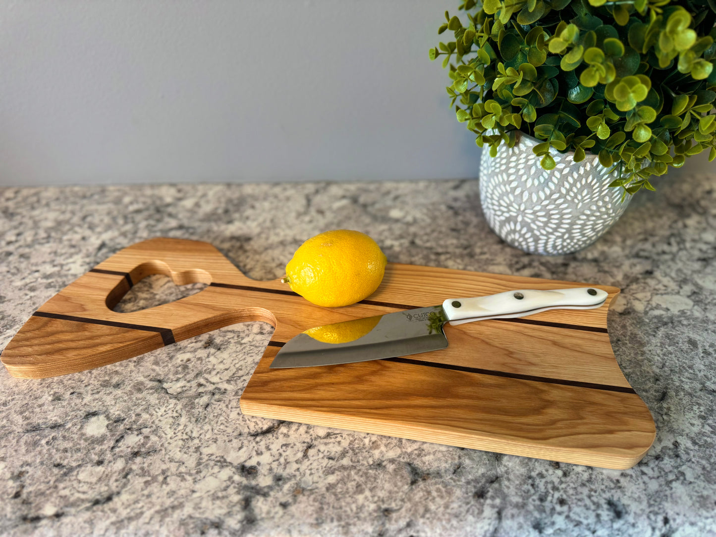 Charcuterie Board - Oak & walnut (Custom with heart handle)