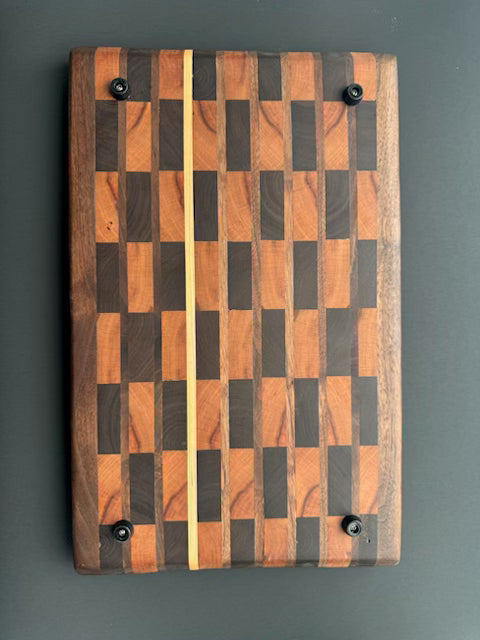 Custom cutting board - Medium (Brick pattern with maple strip)