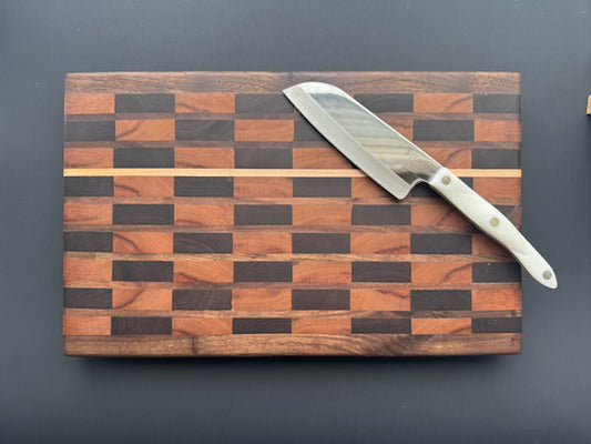 Custom cutting board - Medium (Brick pattern with maple strip)