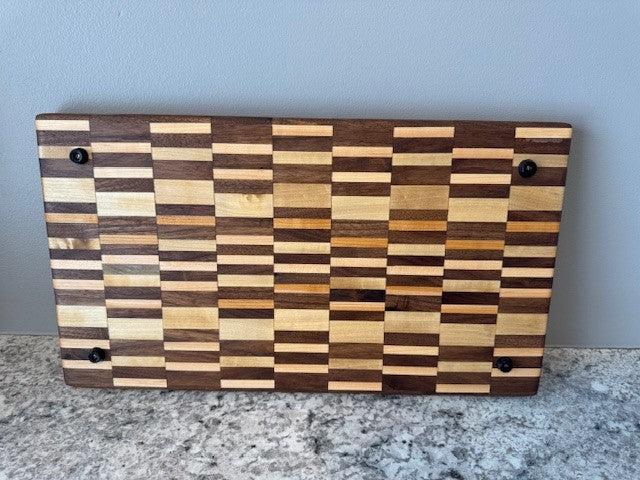 Custom cutting board - Large (checkered design)