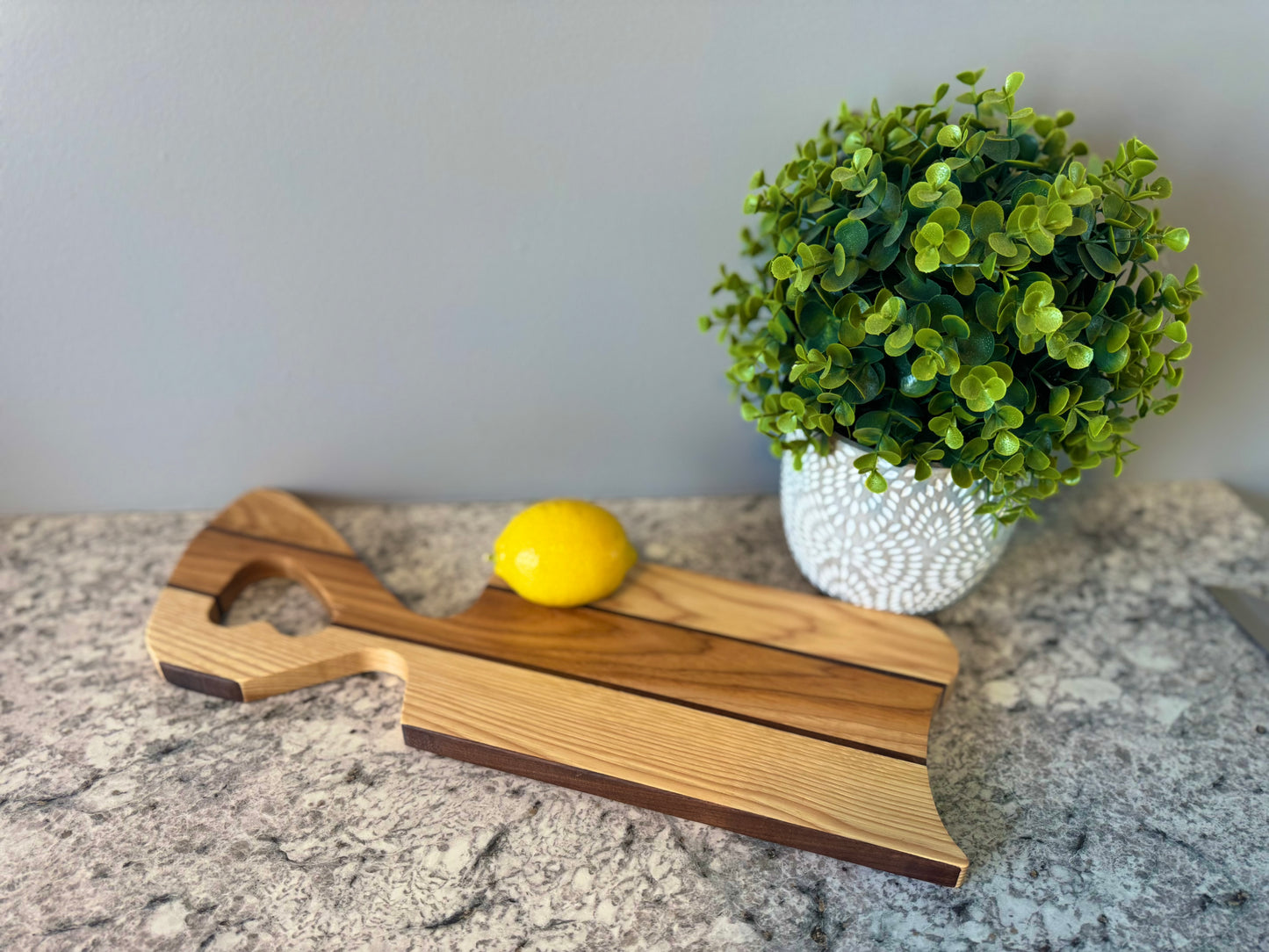 Charcuterie Board - Oak & walnut (Custom with heart handle)