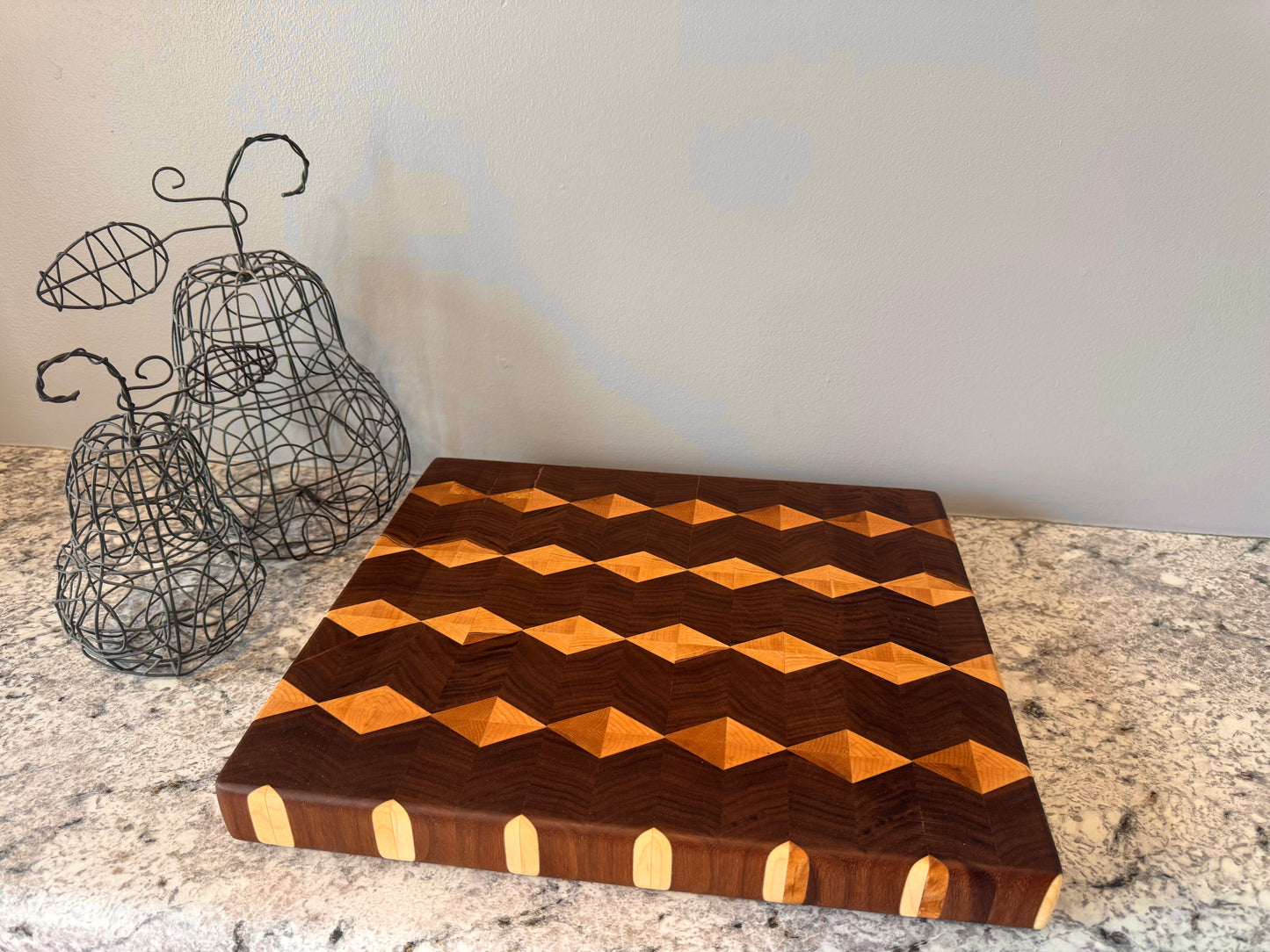 Custom cutting board - Large (3D Design)