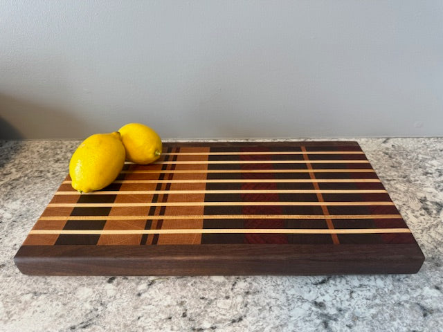 Custom cutting board - Large (stripe design)